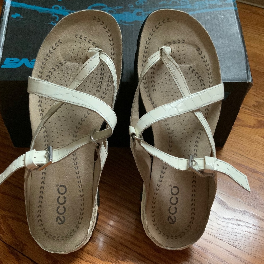 Ecco leather  padded footbed sandal flats